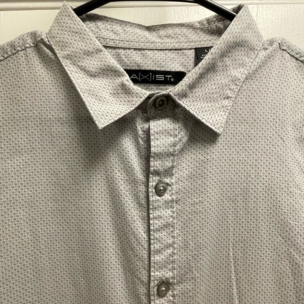 A[X]IST | Men’s Collared Button Down | Large               *Good Condition*